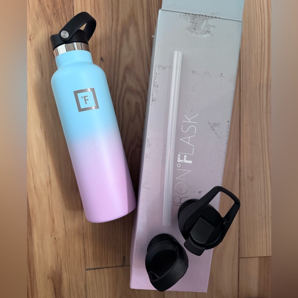 Iron Flask 20 oz. Water Bottle with 3 Lids & 2 straws